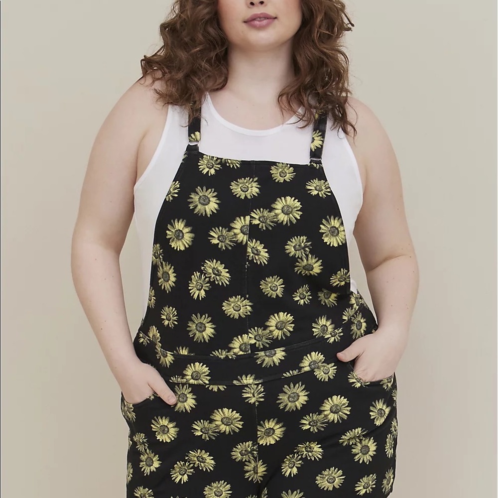 Torrid Shortall NWT